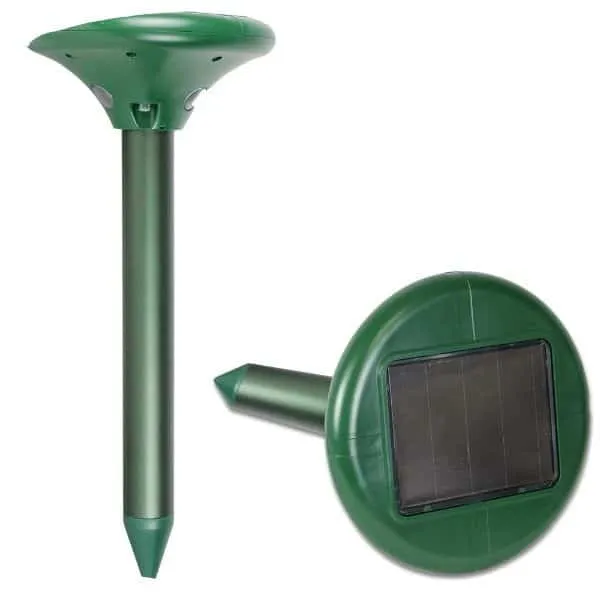 Détaupeur Quicktaupe, solution anti-taupe pour se débarrasser des taupes, éliminer, tuer, faire partir ou faire fuir les taupes, piège à taupe solaire anti-taupe.